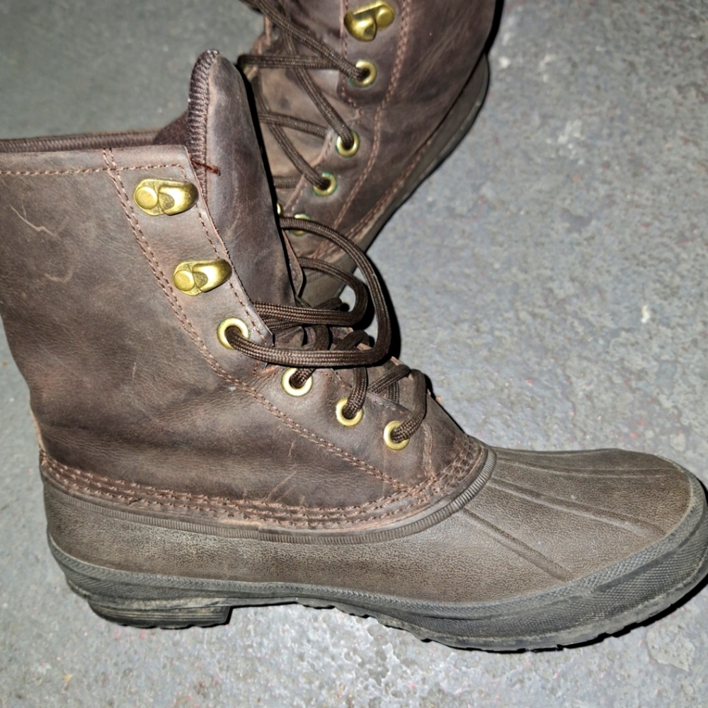 UGG | Men's Yucca Waterproof Boot - Stout Leather - Picture 12 of 15